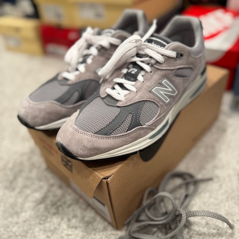 New Balance 991v2 mens shoes sz 10